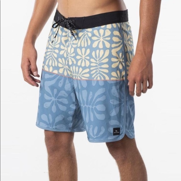 RIP CURL- MIRAGE SALT WATER BOARD SHORTS - Picture 2 of 14